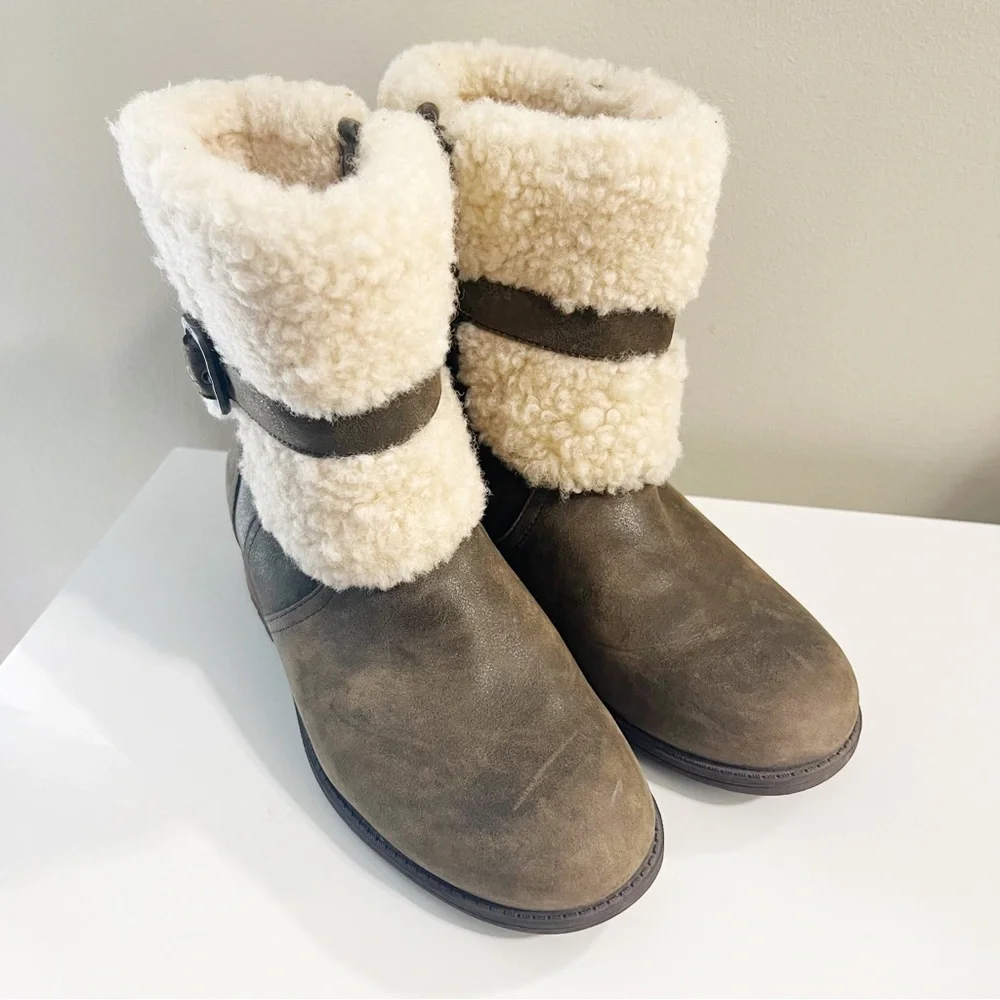 UGG Australia Blayre II Suede Boot in Espresso Round Toe Size 6